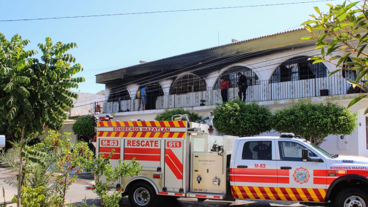 Se registra fuerte incendio en fraccionamiento San Ángel en Mazatlán