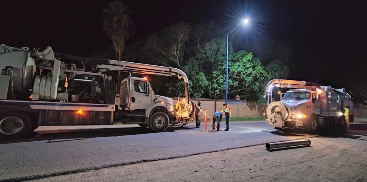 Japaf realiza mantenimiento nocturno en la red de alcantarillado de la cabecera municipal