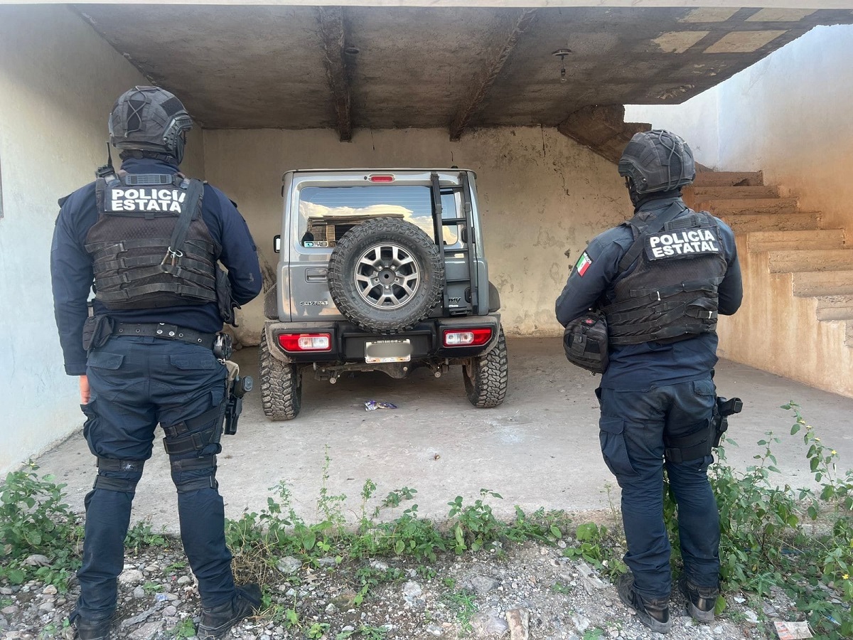 Recuperan una camioneta ‘Jimny’ con reporte de robo, estaba en la cochera de una casa sin habitar en Culiacán
