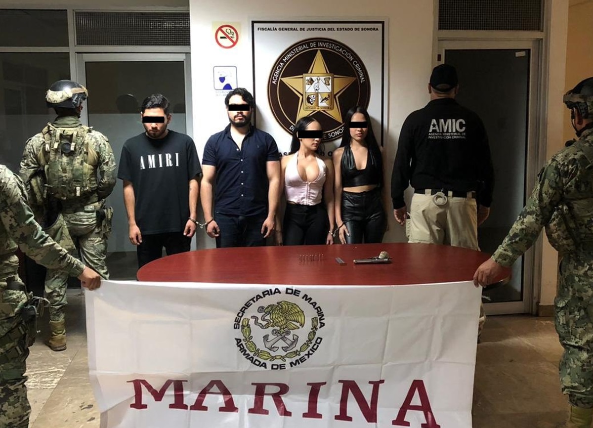 En posesión de una pistola cromada con imagen de la Santa Muerte, jóvenes son detenidos en Ciudad Obregón