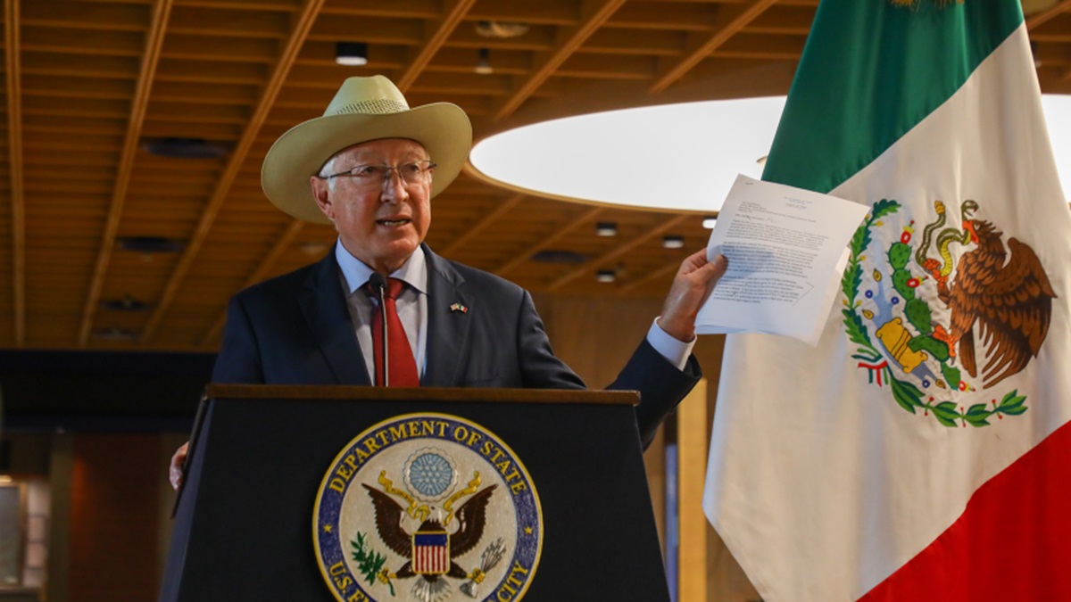 ‘No era nuestro avión, ni nuestro piloto’: Responde Ken Salazar a Gertz Manero, sobre caso ‘El Mayo’