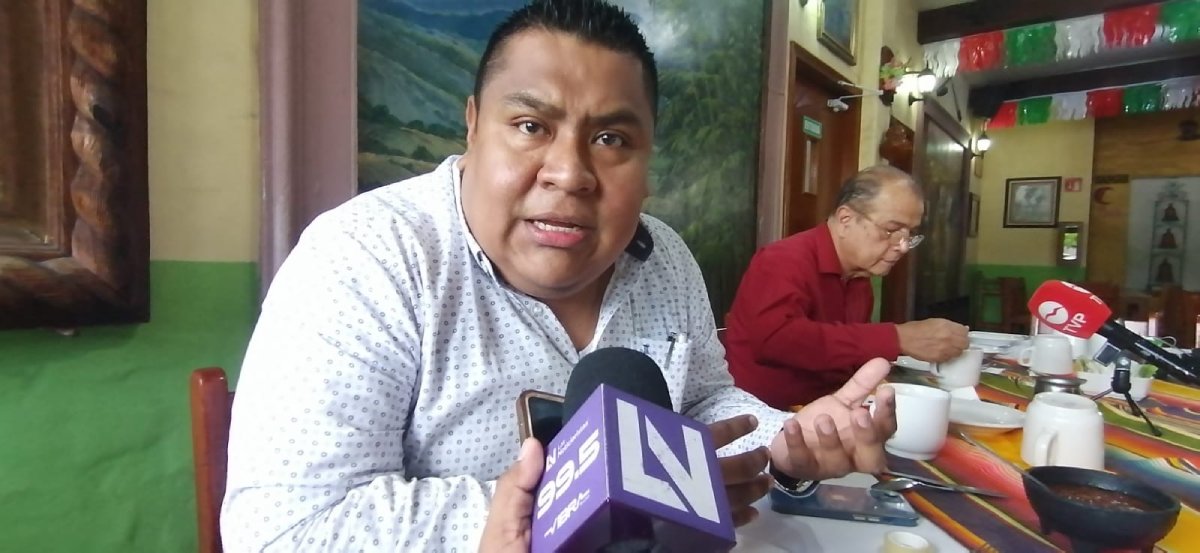 Jóvenes quieren imitar a su influencer y figurar en redes sociales, declara psicólogo Luis Ángel Salinas