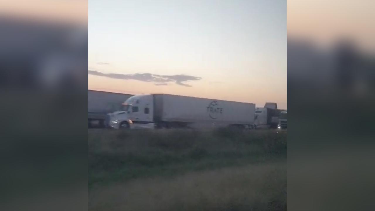 Hallan a un hombre ejecutado en el km 130 de la Maxipista Culiacán-Mazatlán, en la Laguna de Canachi