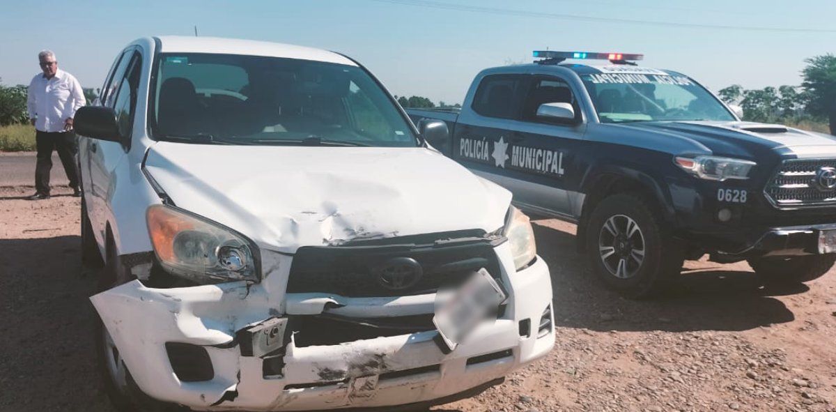 Motociclista es arrollado por una vagoneta en Guasave y termina lesionado