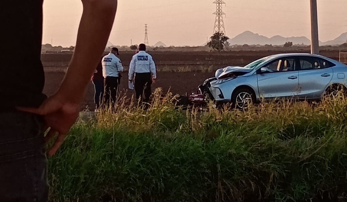 Motociclista es arrollado por conductor tras invadir carril en la carretera Compuertas-Ahome