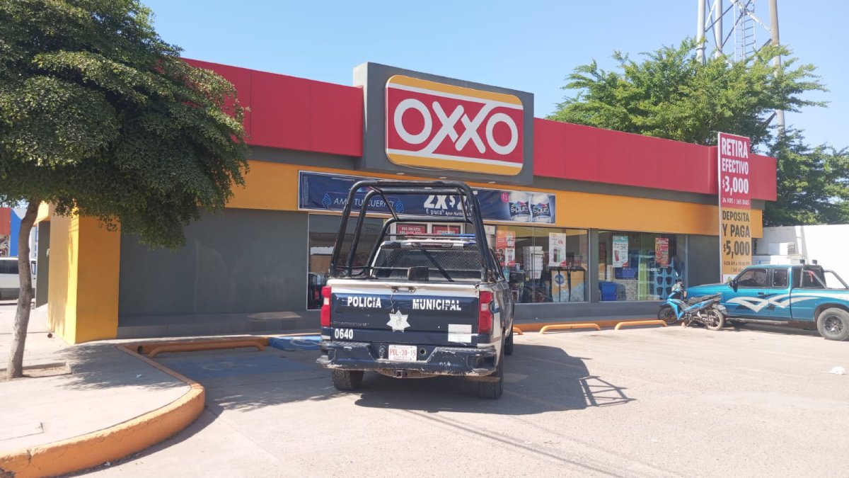 Sujeto armado asalta una tienda en Juan José Ríos y se lleva 14 mil pesos