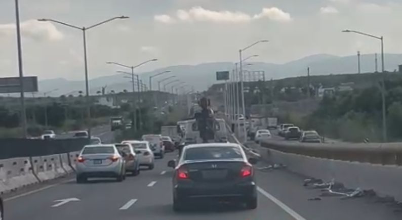 ¡Tome precauciones! Por dos choques en ambos sentidos hay tráfico pesado en La Costerita en Culiacán