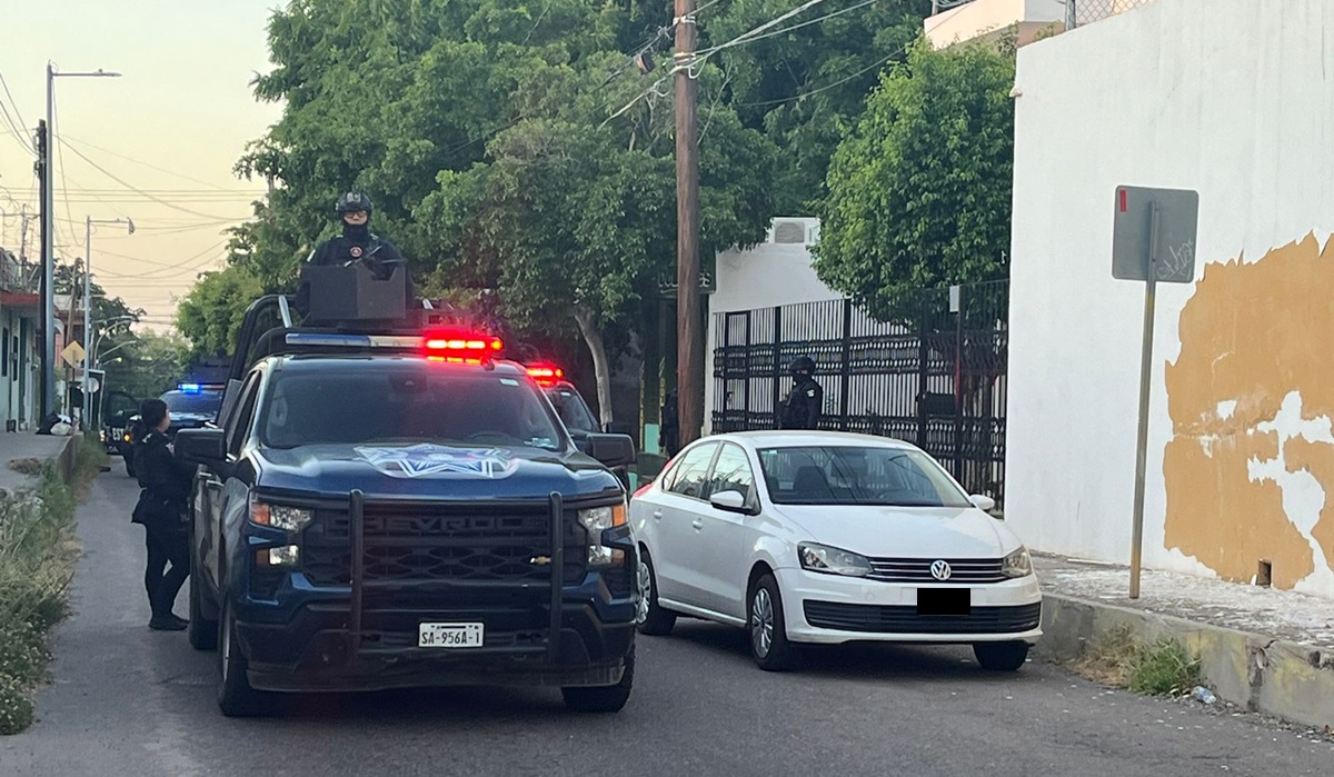Auto con un balazo provoca movilización en el Centro de Culiacán; fue bala perdida