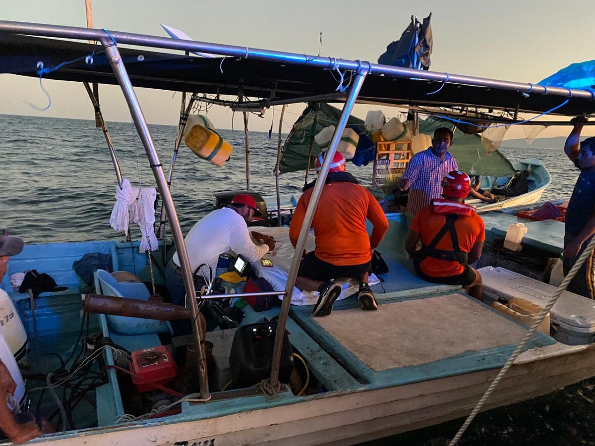 Estaba desaparecido desde el domingo 27, pescador fue rescatado en las Islas Marías por la Semar