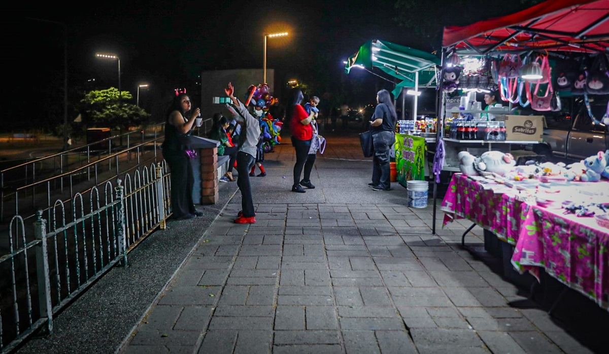 Pocas familias acuden al Malecón de Culiacán por Halloween