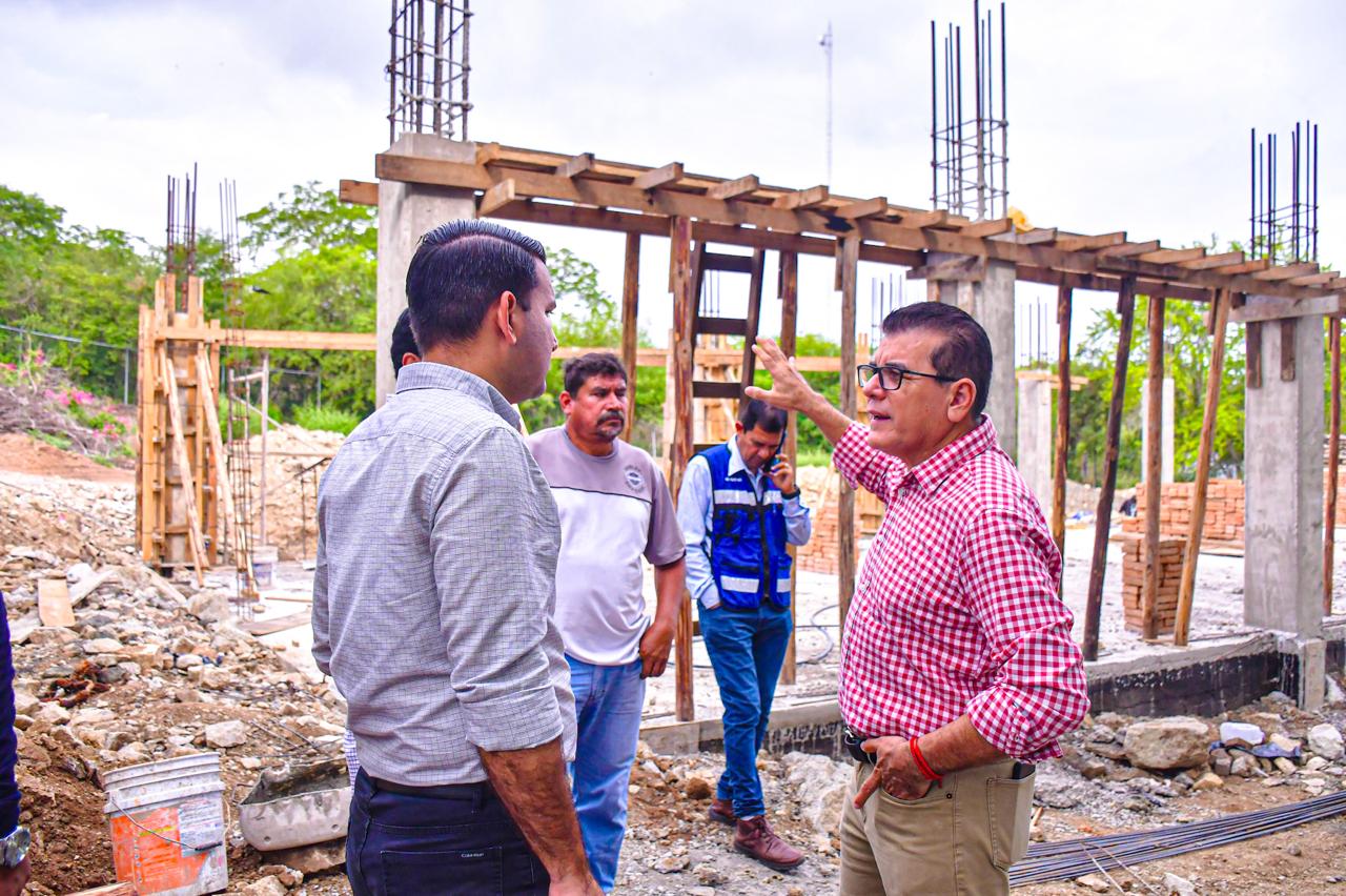 Por estrenarse tres aulas en el telebachillerato de El Vainillo, Mazatlán
