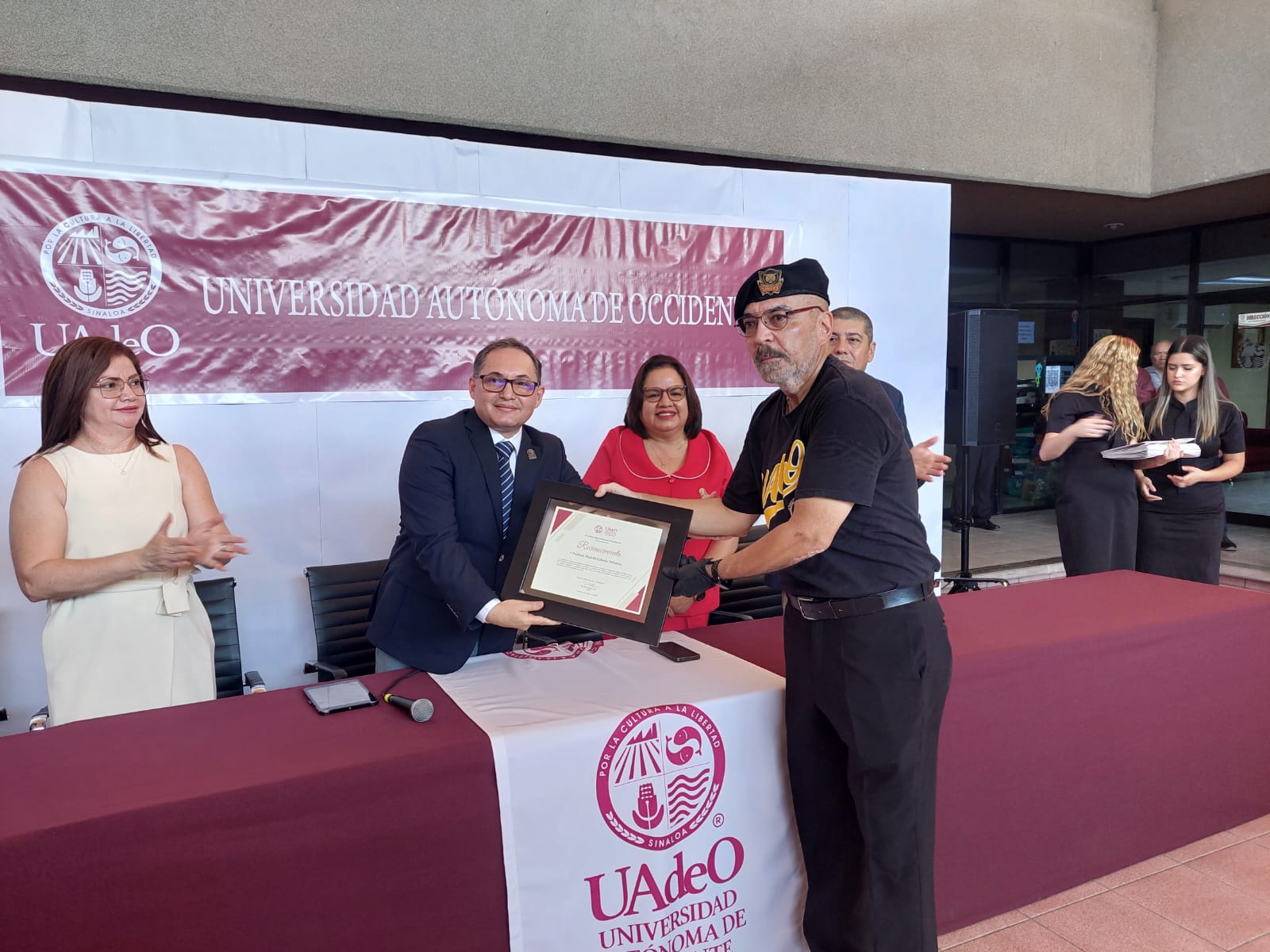 Reconocen a banda de guerra Linces de la UadeO Los Mochis