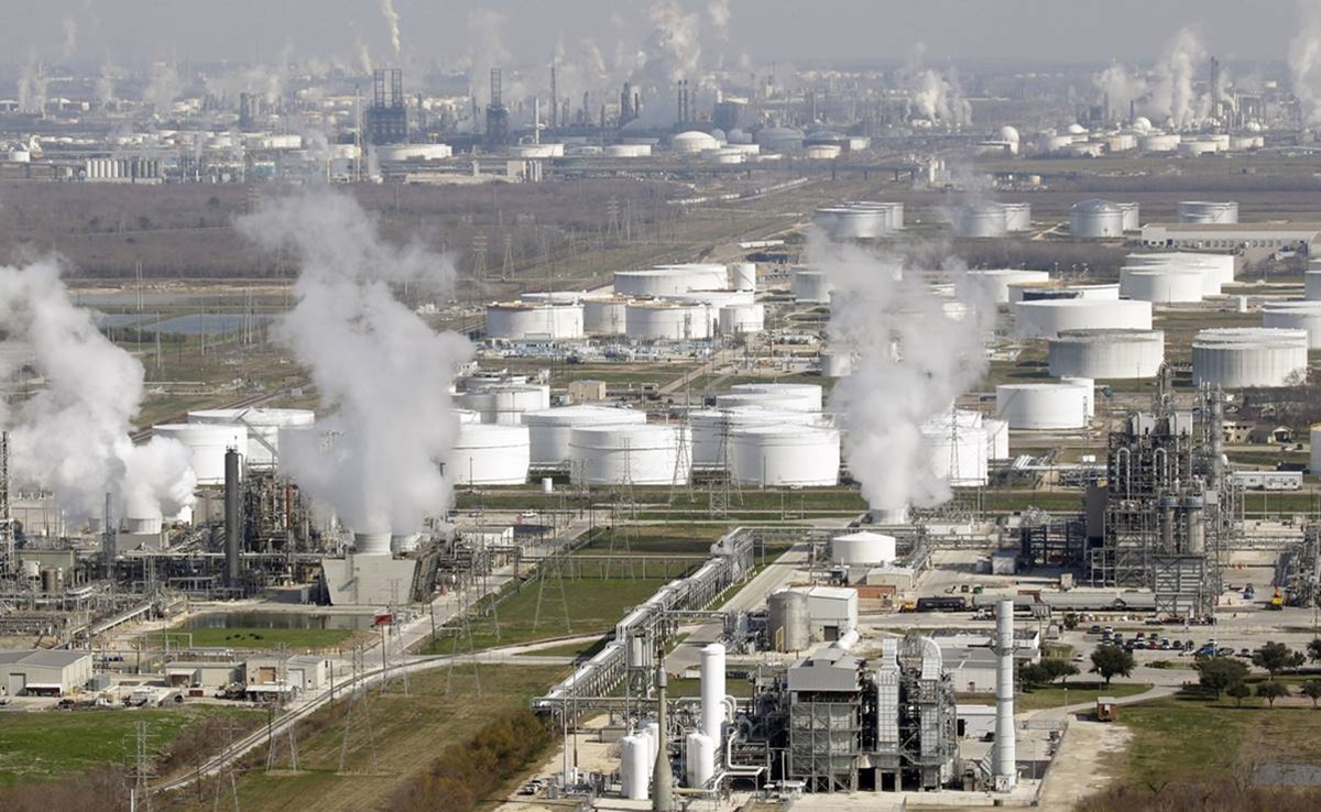 Fuga de gas en Deer Park deja saldo de dos fallecidos y decenas de afectados: Pemex
