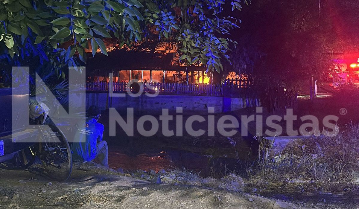 Se incendia el restaurante La Chuparrosa Enamorada, en Bacurimí, Culiacán