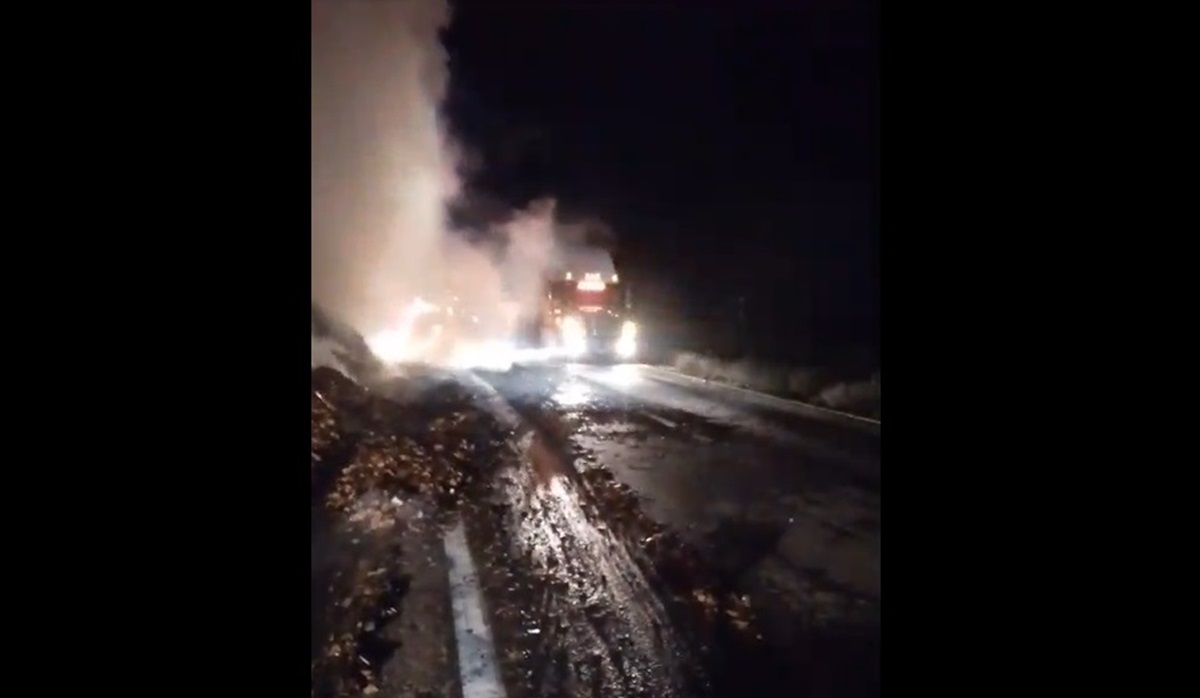¡Ya hay paso! Reabren carril en la autopista Culiacán-Mazatlán tras horas de caos por incendio de remolque