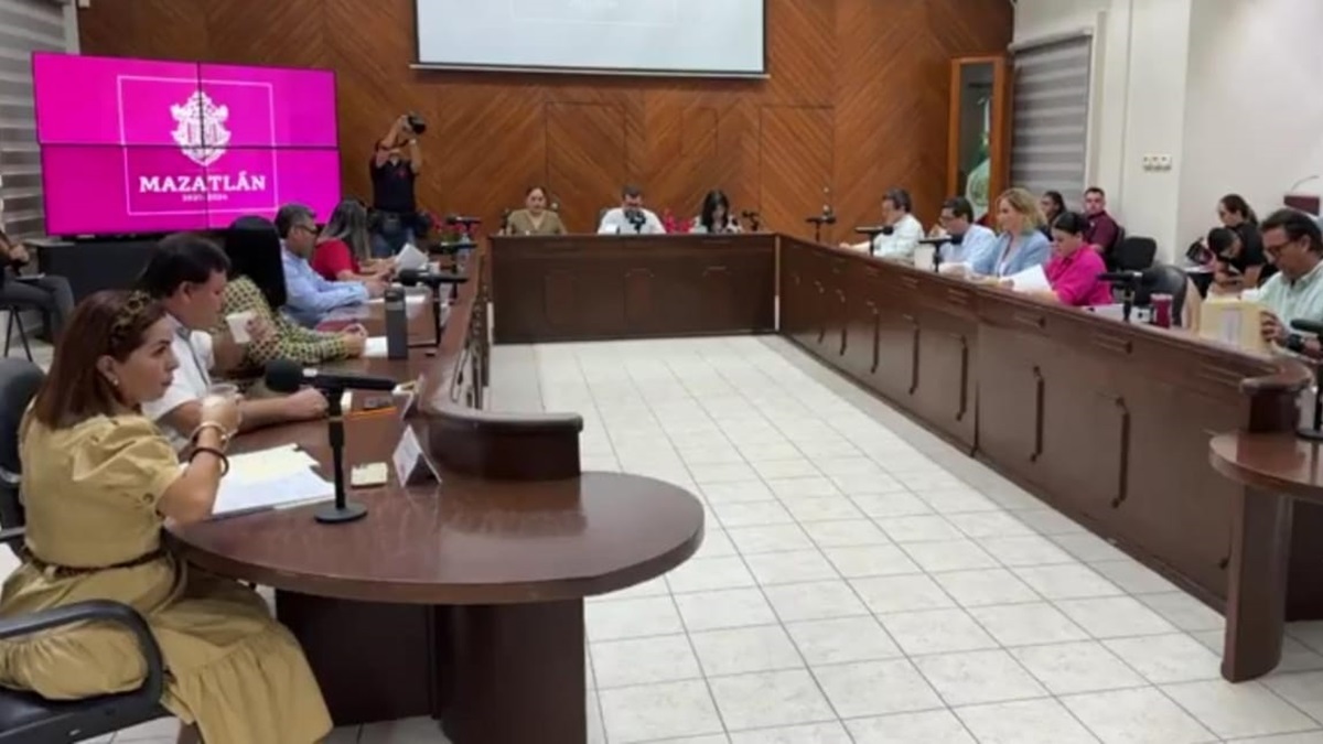 Acalorada sesión extraordinaria de Cabildo tuvo Mazatlán este jueves