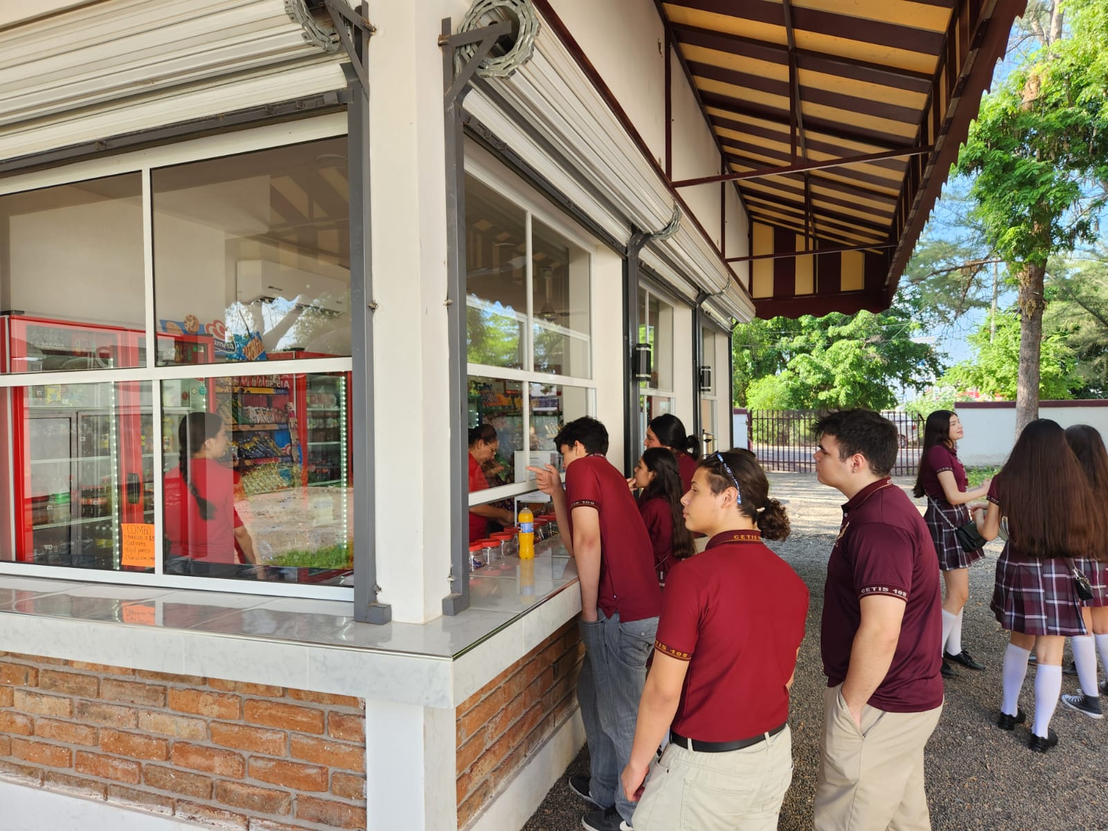 Atento vendedor de tiendita escolar, Coepriss dará capacitación este viernes en Guasave