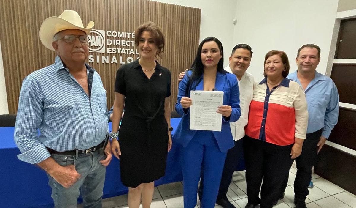 Vanessa Sánchez entrega su solicitud de registro para la presidencia del PAN en Sinaloa