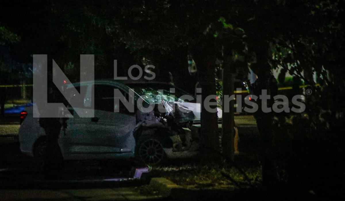 Hallan Beat chocado, baleado y con sangre en colonia La Aurora, tras persecución a balazos en Culiacán