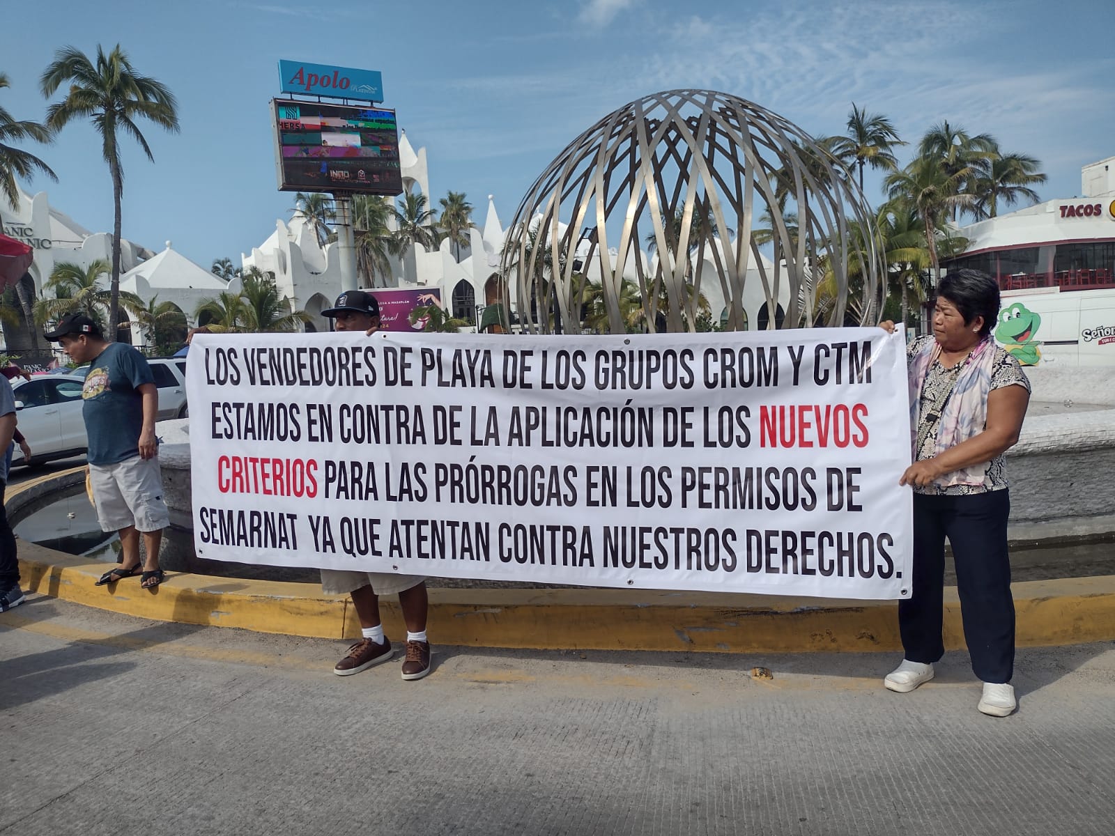 ¡Queremos nuestros permisos! Vendedores de playa en Mazatlán protestan este jueves