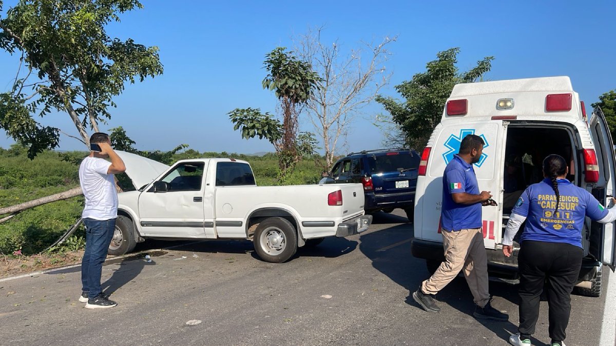 Volcadura de camioneta en carretera al Roble deja un lesionado