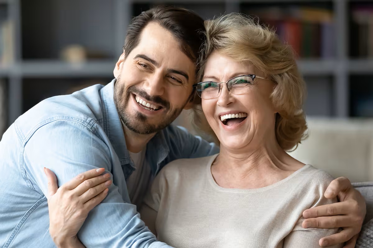¿Te animas a felicitarla? Aquí mensajes cortos y frases divertidas para este Día Mundial de la Suegra