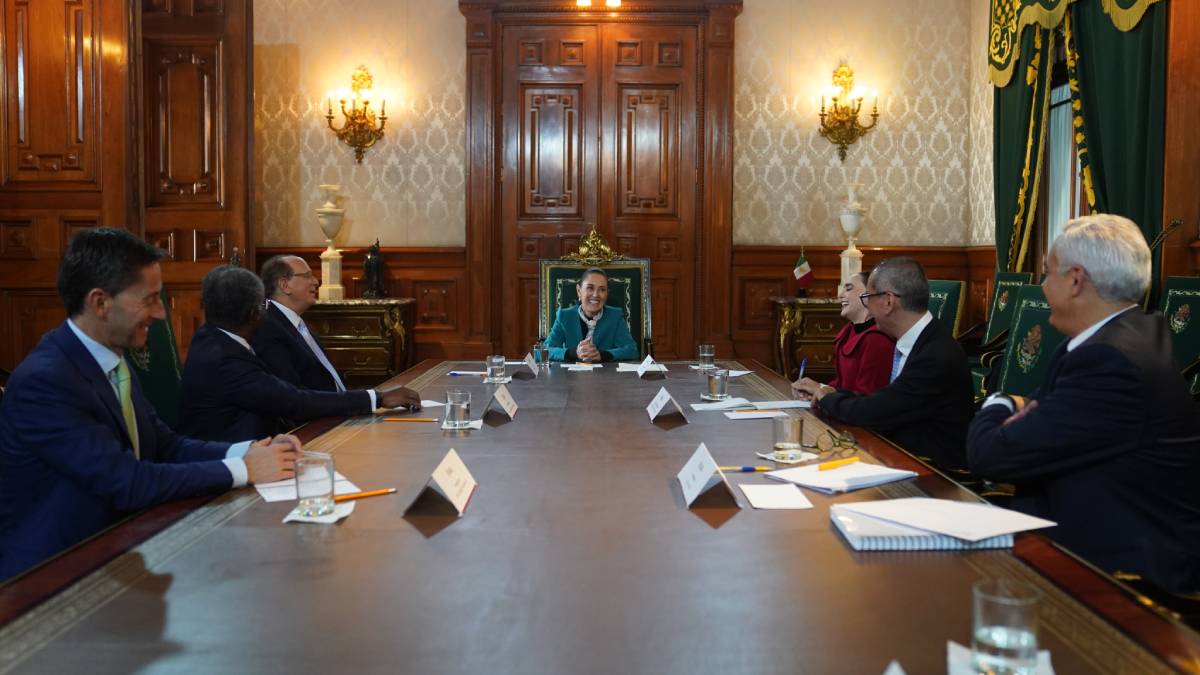 Claudia Sheinbaum se reúne con líderes financieros internacionales