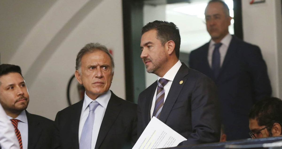 ¡Es oficial! PAN expulsa a Los Yunes, padre e hijo