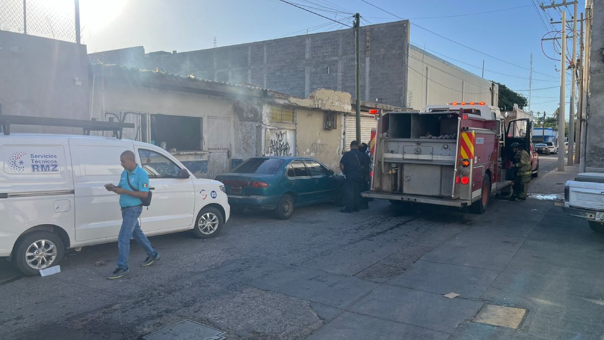 Se incendia vivienda en el sector centro de Los Mochis