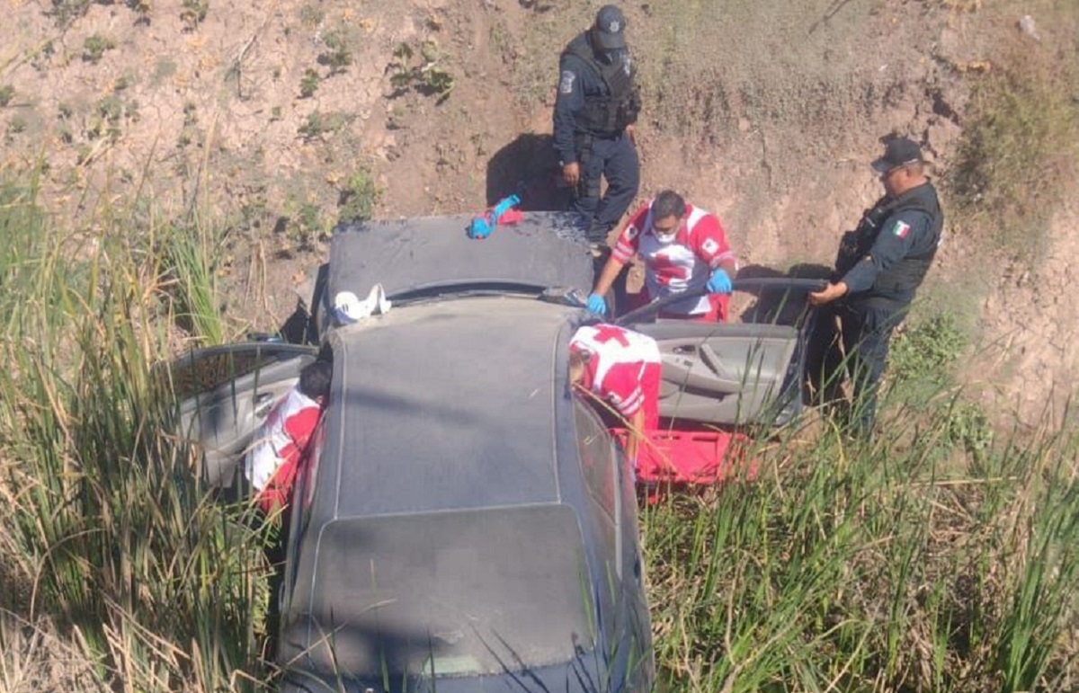 Salida de camino en Guasave deja a un hombre con fractura en una de sus piernas