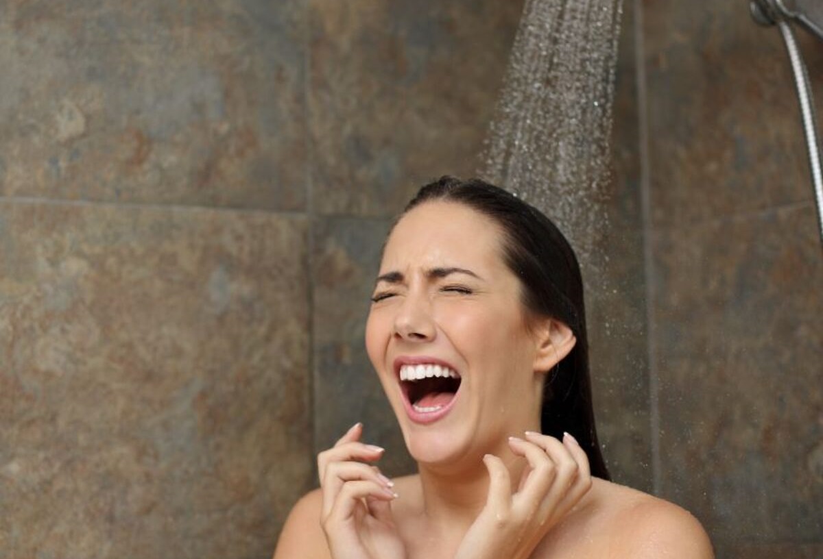¿Sientes friito y tu sin boiler? Alternativas prácticas para calentar agua para bañarte