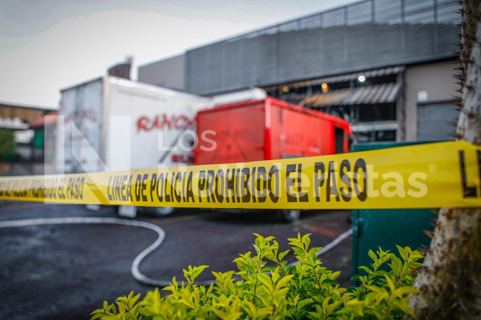 Con balaceras y quema de negocios amanece Culiacán