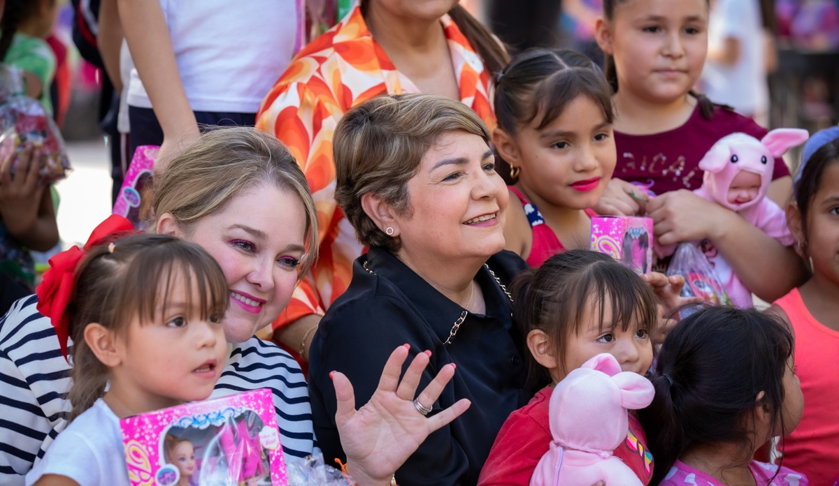 Guasave recibe a la Caravana Navideña de DIF Sinaloa