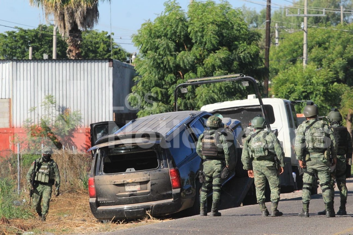 ¡Uno es blindado! Aseguran vehículos en topón de delincuentes y el Ejército en Campo Cuba, Costa Rica
