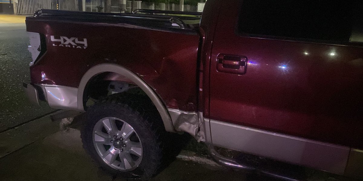 Dos motociclistas ingresan al hospital de Los Mochis tras sufrir accidente en la colonia Bienestar