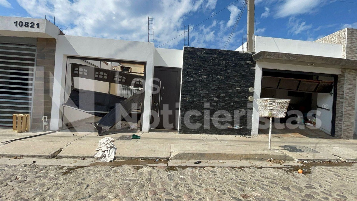 Allanan dos casas en el fraccionamiento Misiones en Mazatlán; sujetos armados se llevan objetos de valor