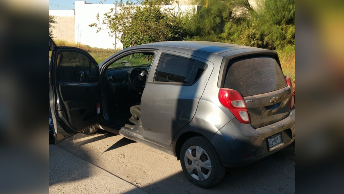Policías de Ahome recuperan vehículo despojado a chofer de plataforma de alquiler
