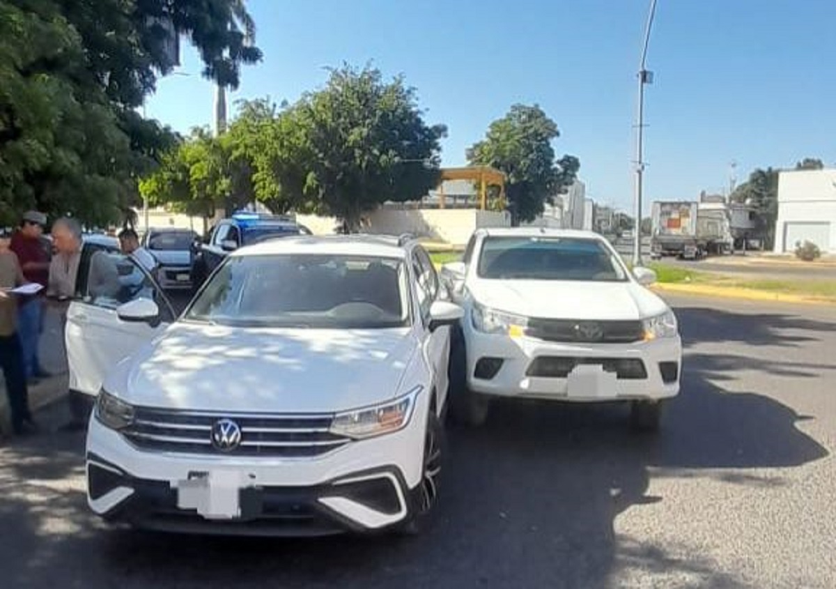 Daños leves deja un choque en la colonia Ejidal, en Guasave
