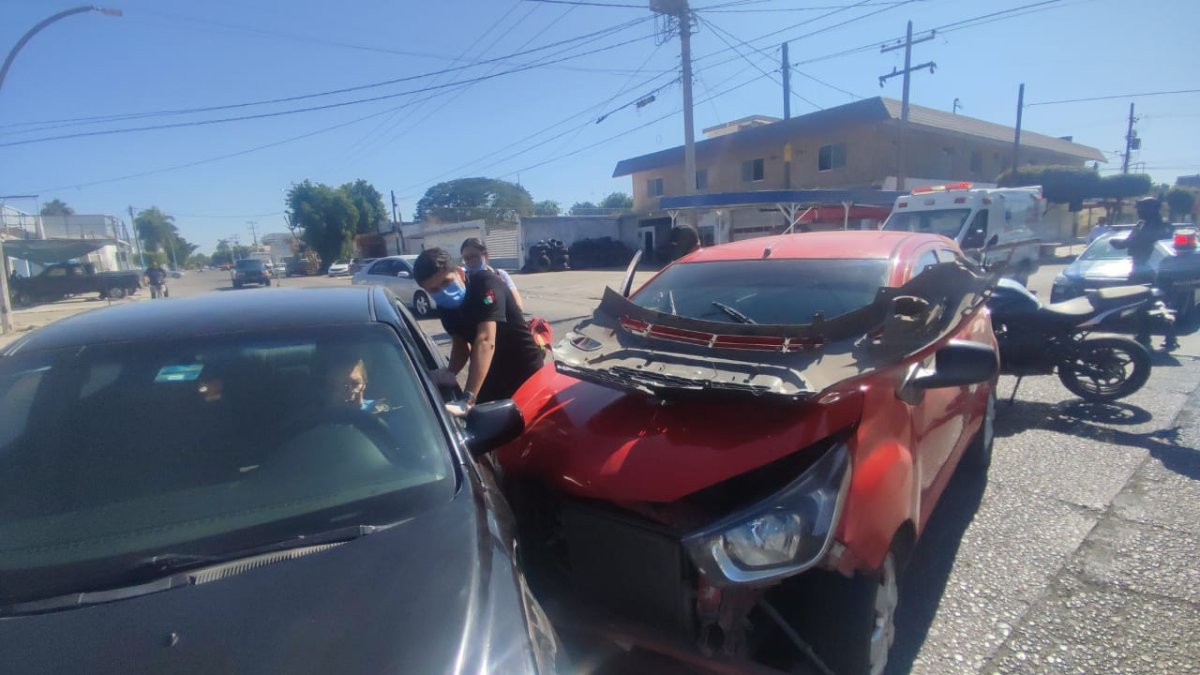 Mujer adulta mayor sufre accidente en el sector Centro de Los Mochis