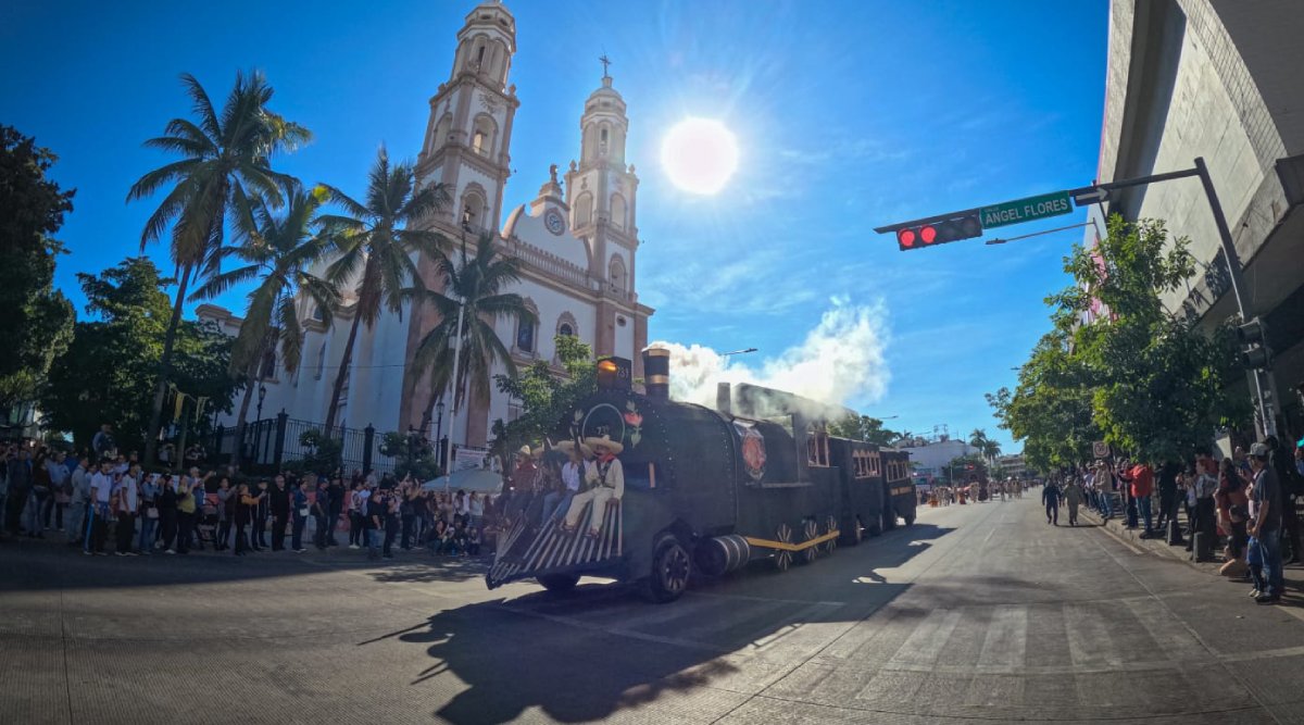 conmemoran desfile de la revolucion mexicana en culiacan tren