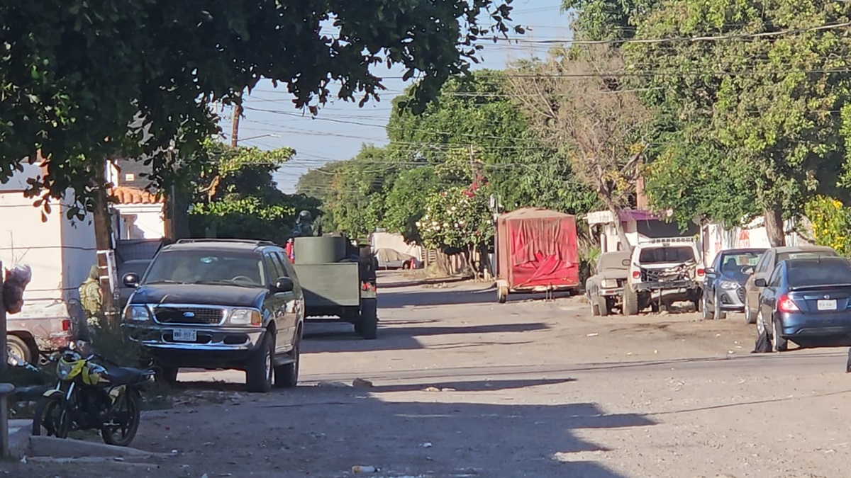 Equipo antibombas de la Defensa detecta explosivos en la colonia Emiliano Zapata, en Culiacán