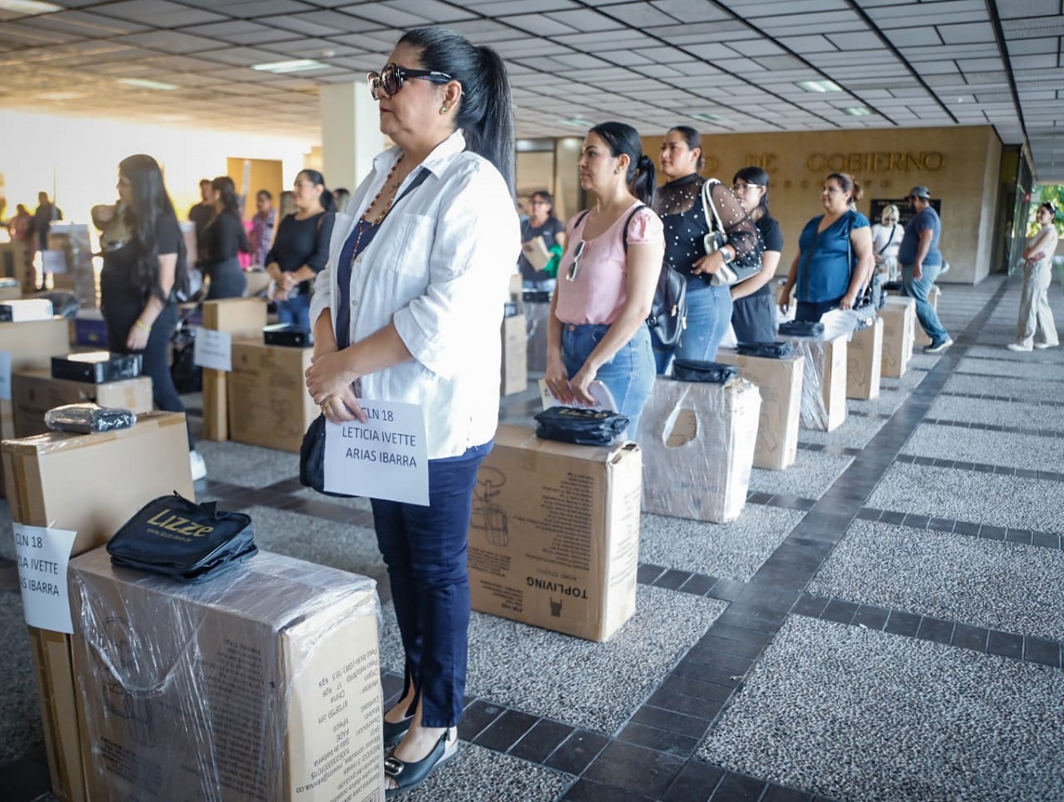 Secretaría de Economía beneficia a emprendedores de Sinaloa; reciben equipos y capacitaciones