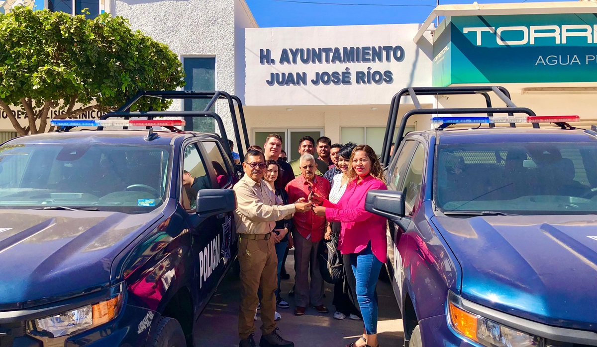 Entrega Gobierno del Estado dos patrullas al Ayuntamiento de Juan José Ríos