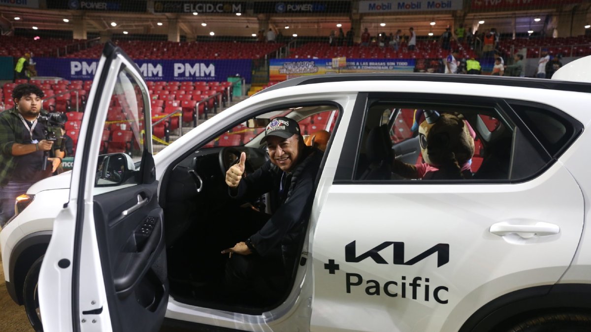 Fernando García Torres: ganador del Kia Sonet 2024 de rifa Venados Mazatlán y Kia Pacific en el Fan Fest