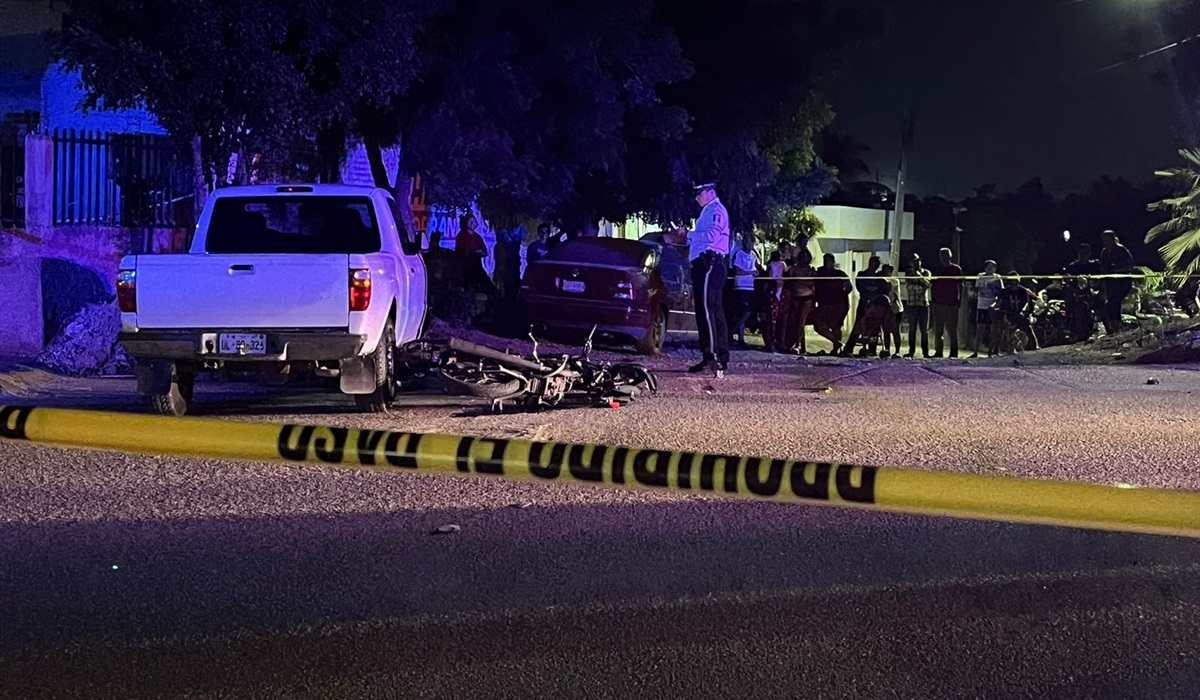 Muere joven motociclista tras fuerte choque contra camioneta en Los Huizaches de Culiacán