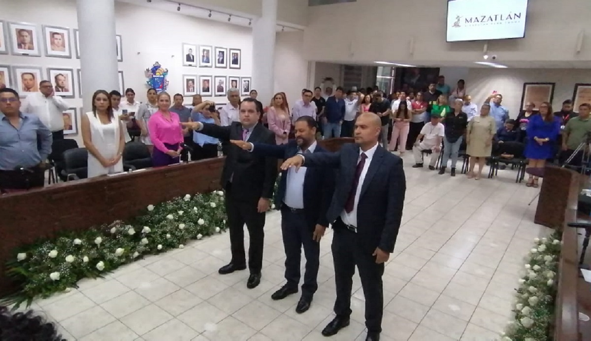 Rinden protesta el oficial mayor, tesorero y secretario del Ayuntamiento de Mazatlán
