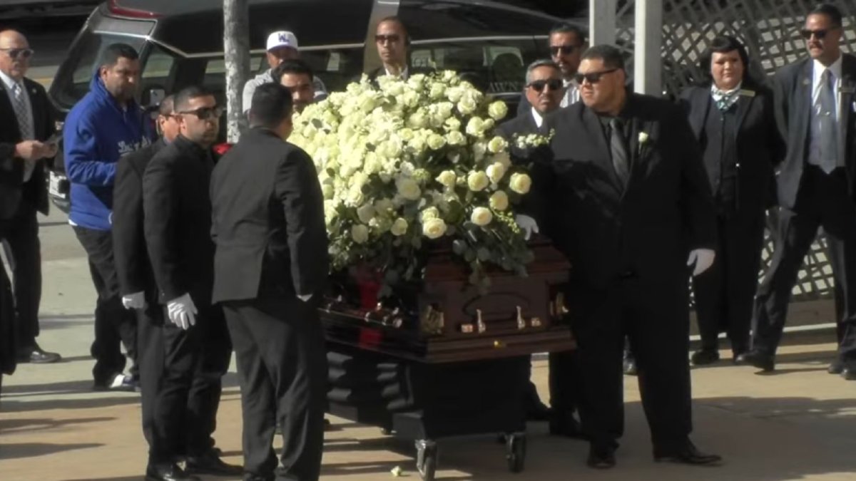 Dan último adiós a Fernando Valenzuela en Los Ángeles