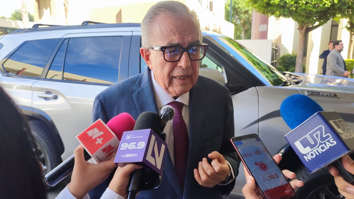“Tiene el derecho; me interesa que caminen las cosas en la UAS”: Rocha tras reincorporación de Madueña como rector