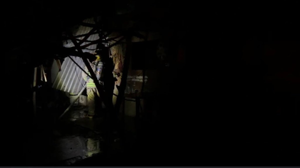 Tras discusión familiar, un hombre le prende fuego a su propia casa en Guasave