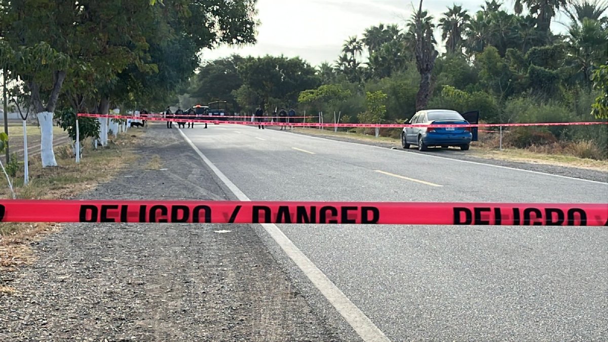 Dentro de un vehículo localizan a un hombre sin vida y con disparo de arma de fuego, en Guasave